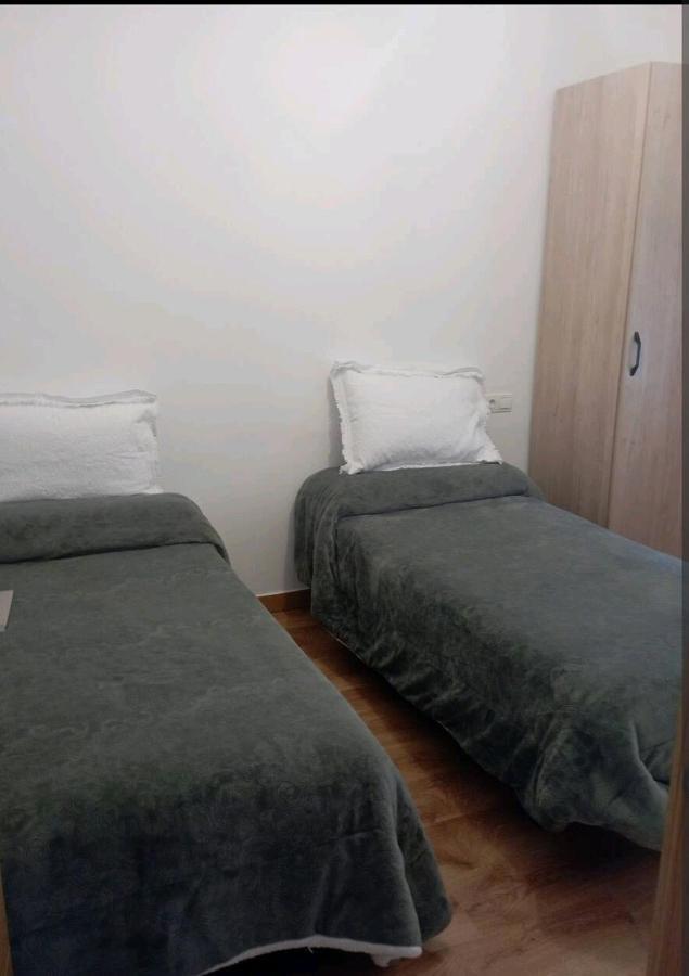 Apartamento Parque Sur De Hellín Екстериор снимка